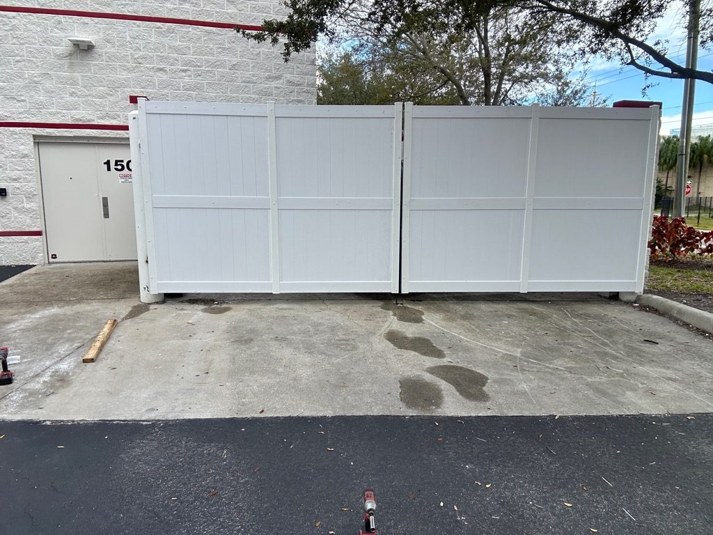 8' H (4+4) White PVC Privacy - Photo 1