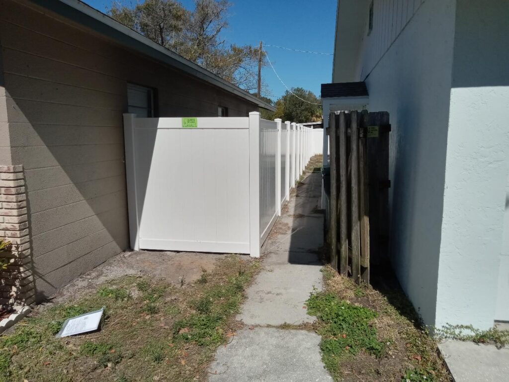 6' H White PVC Privacy - Photo 1