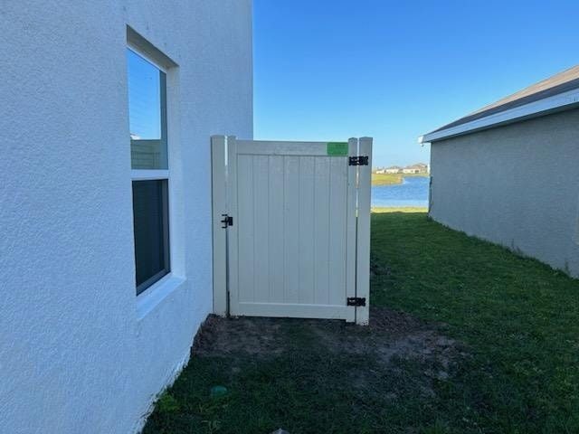 6' H Tan PVC Privacy & 4' H Black Aluminum 3-Rail - Photo 1