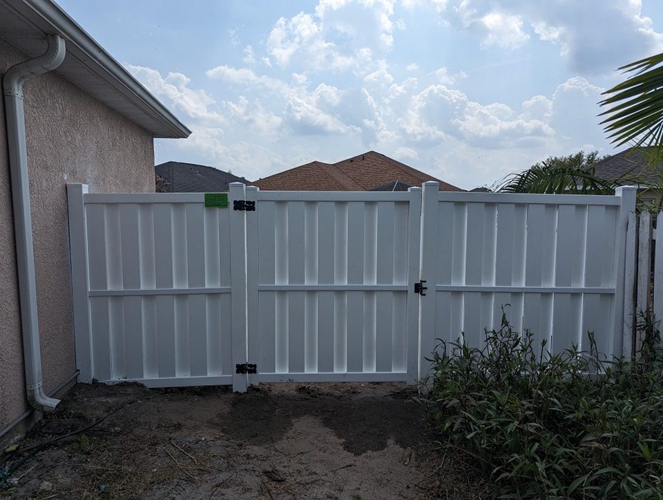 6' H White PVC Shadow Box, 6' H White PVC Privacy & 4' H White PVC Privacy - Photo 1