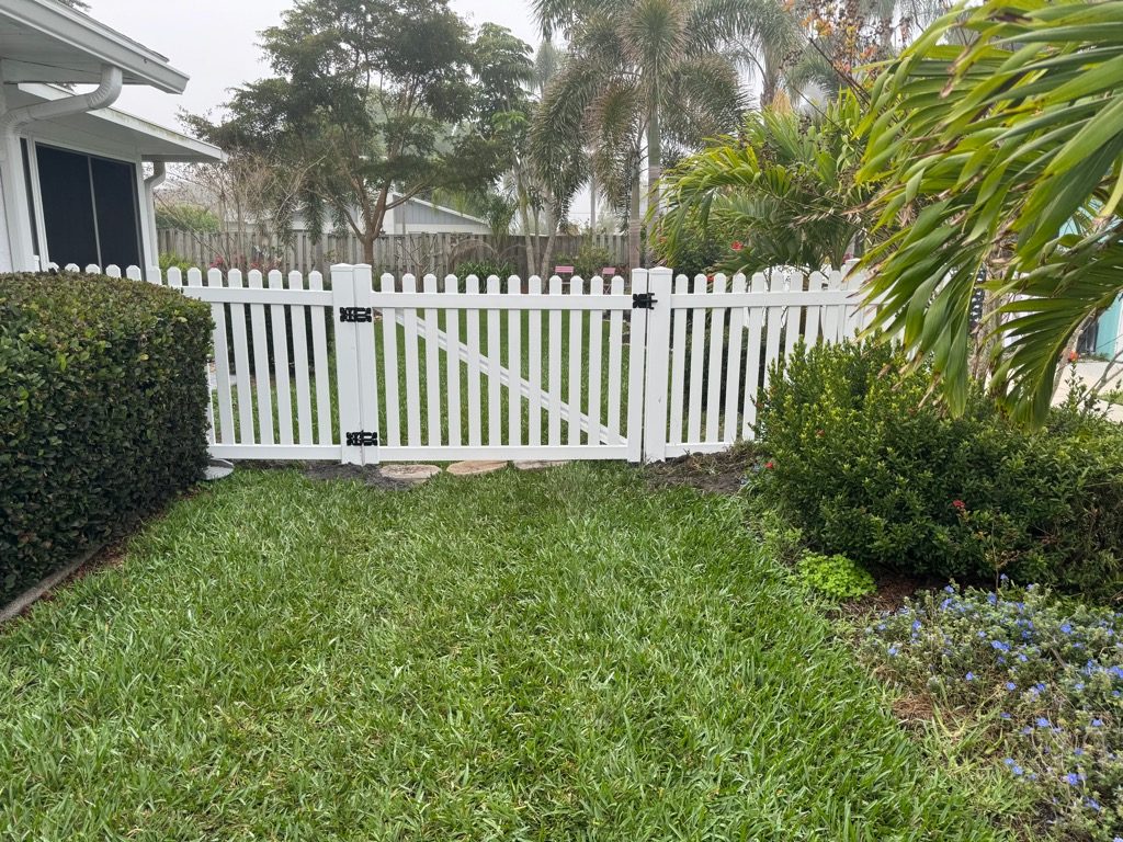 4' H White PVC Dog Ear Pickets - Photo 1