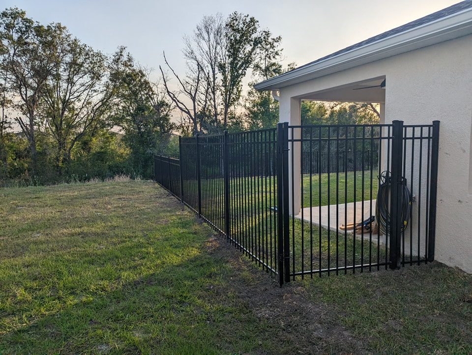 6' H Black Aluminum 3-Rail & 4' H Black Aluminum 3-Rail - Photo 1