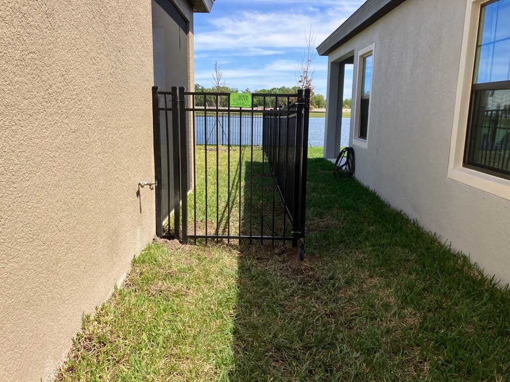 5' H Black Aluminum 3-Rail - Photo 1