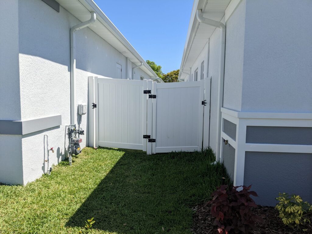 6' H White PVC Privacy - Photo 1