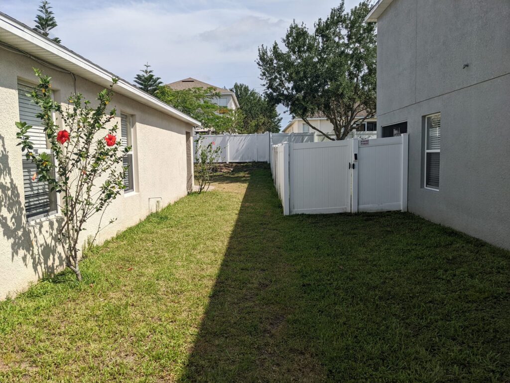 6' H White PVC Privacy - Photo 1