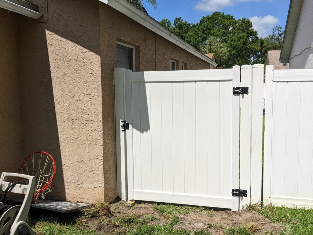 6' H White PVC Privacy - Photo 1