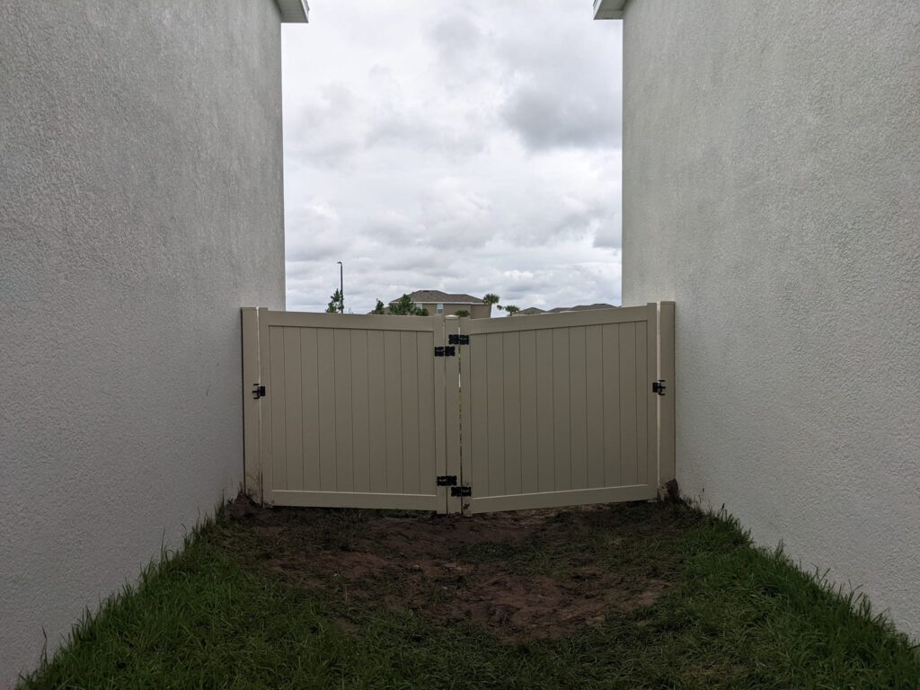 6' H Tan PVC Privacy & 4' H Black Aluminum 3-Rail - Photo 1