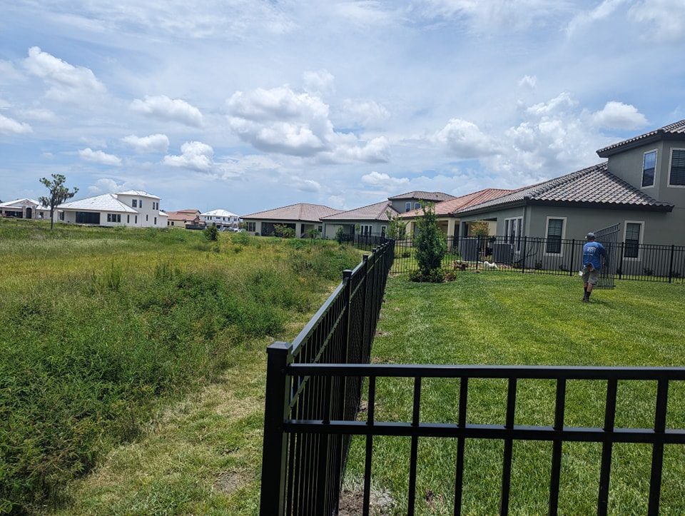 5' H Black Aluminum 3-Rail - Photo 1