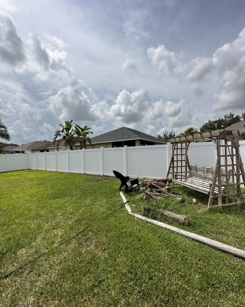 6' H White PVC Privacy - Photo 1