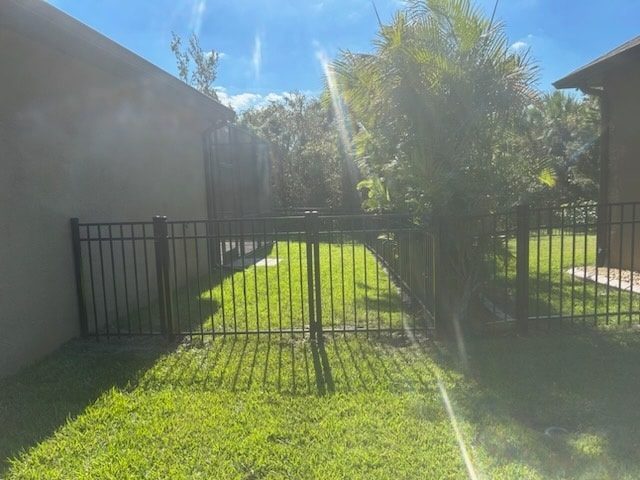 4' H Black Aluminum 3-Rail - Photo 1