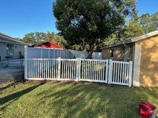 6' H White PVC Privacy & 4' H White PVC Picket