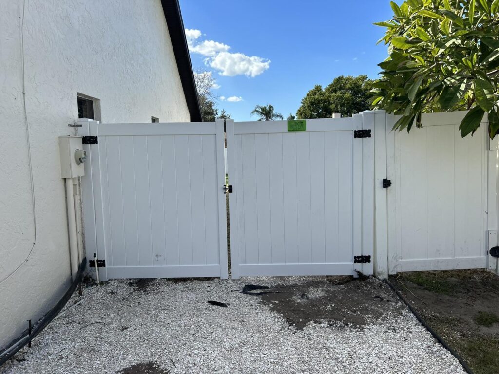 6' H White PVC Privacy - Photo 1