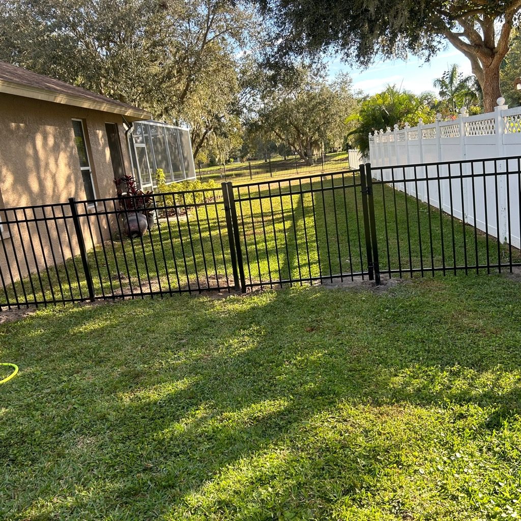 4' H Black Aluminum 3-Rail - Photo 1