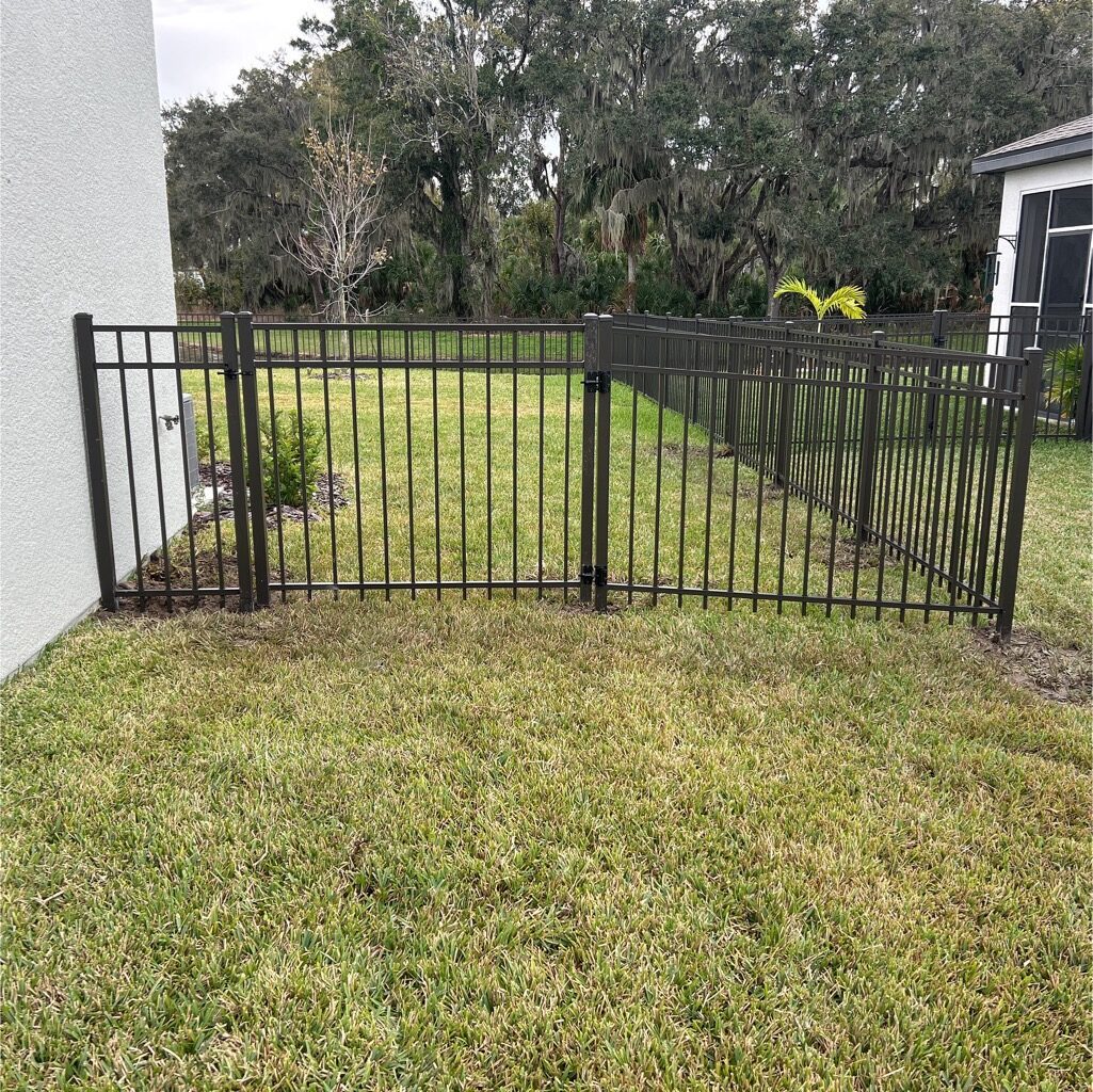 4' H Bronze Aluminum 3-Rail - Photo 1